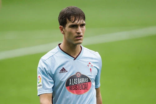 Tiền vệ trung tâm: Denis Suarez (Celta Vigo).