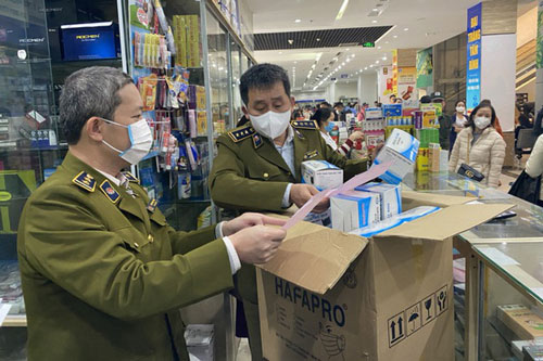 Kiểm tra, xử lý nghiêm hành vi găm hàng, tăng giá khẩu trang tại TP.HCM