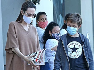 Con trai út chững chạc bên Angelina Jolie