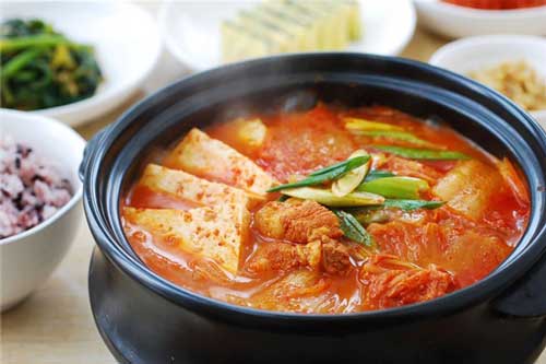 3 bước đơn giản làm món canh kim chi đậu phụ "nóng hổi, vừa thổi vừa ăn", cả nhà đều mê