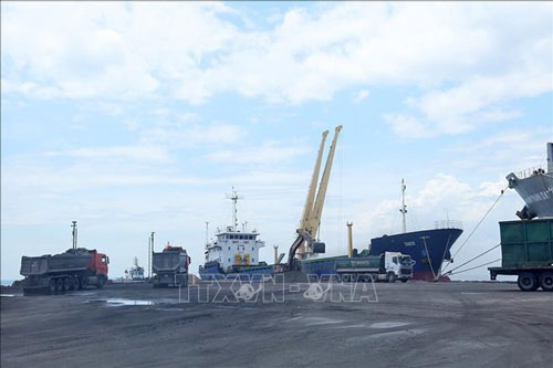 Gỡ khó cho các doanh nghiệp hàng hải về phí dịch vụ