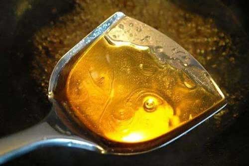 Nấu nước hàng cho đường vào trước sẽ đắng vô cùng, đây mới là "bí quyết" đầu bếp giỏi thường áp dụng