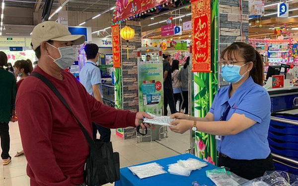 Hàng ngàn địa điểm bán khẩu trang tại TP.HCM