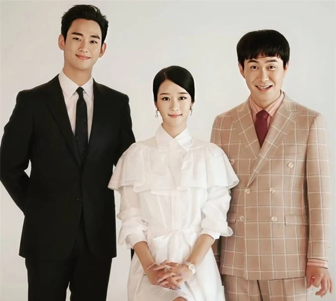 Bộ ba diễn viên chính của Điên thì có sao: Kim Soo Hyun, Seo Ye Ji, Oh Se Jung.