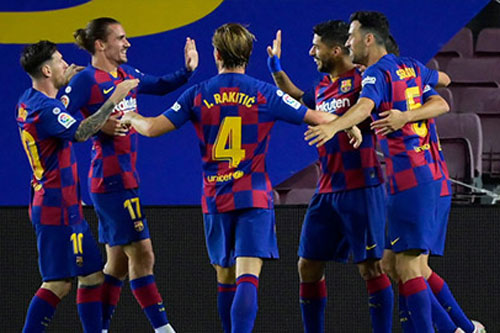 Barca sẽ đá với Napoli bằng đội hình nào ở lượt về vòng 1/8 Champions League?
