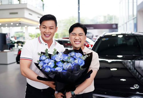 Bạn trai tặng Don Nguyễn xe hơi nhân 10 năm yêu