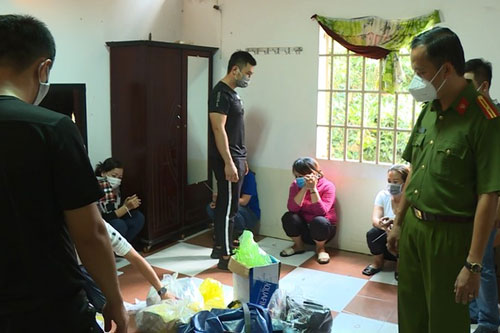 Đắk Lắk: Công an đột kích nhà nghỉ, triệt phá sòng bạc lớn giữa mùa dịch