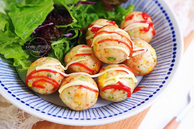 Con lười ăn rau, mẹ có ngay món ức gà viên đảm bảo con ăn thun thút