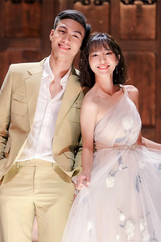 Người mẫu Mạc Trung Kiên đóng cặp Jang Mi trong MV Yêu là phải liều.