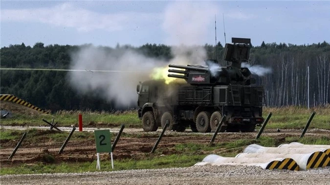 Pantsir-S được trang bị hệ thống điều khiển tự động ‘cân’ mọi mục tiêu