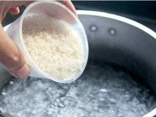 Bỏ thêm thứ này vào khi nấu cơm giúp bạn giảm cân an toàn, nhanh chóng