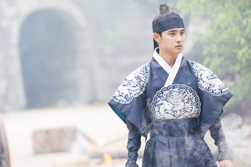 Top 6 idol Kpop đặc biệt xuất sắc ở cả 3 lĩnh vực hát, nhảy, diễn xuất: D.O (EXO) dẫn đầu, V (BTS) về nhì