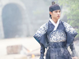 Top 6 idol Kpop đặc biệt xuất sắc ở cả 3 lĩnh vực hát, nhảy, diễn xuất: D.O (EXO) dẫn đầu, V (BTS) về nhì