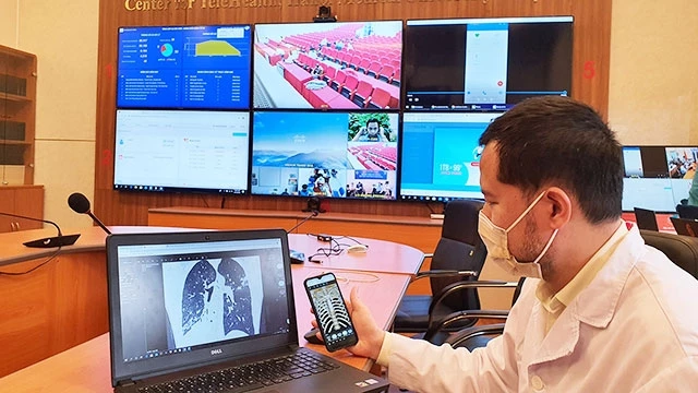 Giới thiệu phần mềm nền tảng hỗ trợ tư vấn khám, chữa bệnh từ xa tại Bệnh viện Đại học Y Hà Nội. (Ảnh: Internet)