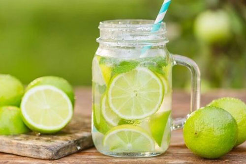 Loại nước uống vào buổi tối giúp chị em 'trẻ mãi không già', U40 vẫn xuân sắc như tuổi 20
