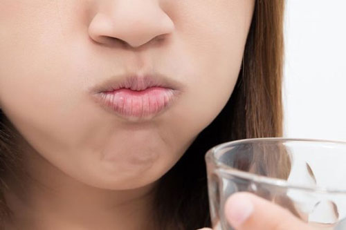 Bỏ ra vài phút ngậm thứ này trước khi đi ngủ, răng có vàng đến mấy cũng trở nên trắng sáng mà không sợ sâu răng hay hôi miệng