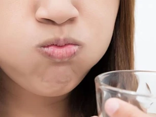 Bỏ ra vài phút ngậm thứ này trước khi đi ngủ, răng có vàng đến mấy cũng trở nên trắng sáng mà không sợ sâu răng hay hôi miệng