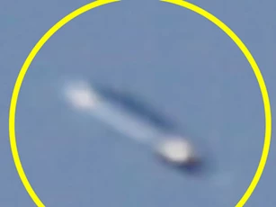 Nhiếp ảnh gia vô tình cờ phát hiện UFO hình điếu thuốc trên bầu trời Mỹ