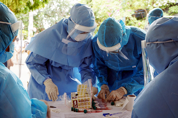 Đà Nẵng: Lấy mẫu xét nghiệm COVID-19 tất cả bệnh nhân tại BV Đà Nẵng xuất viện từ ngày 15/7 đến 26/7