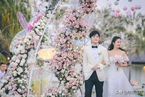 6 đám cưới ngập trong biển hoa bạc tỷ của showbiz Hoa ngữ