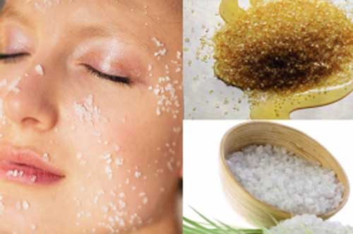 Pha nước muối rồi rửa mặt theo cách này, da mặt sáng hồng mịn màng, bao nhiêu mụn ẩn đều sạch hết