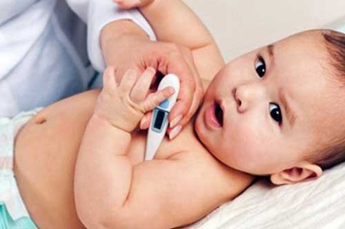 Những sai lầm khi hạ sốt cho bé, điều thứ 2 nhiều người mắc phải