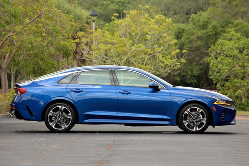 Đánh giá Kia Optima 2021: Có ưu điểm gì để cạnh tranh với Mazda6, Toyota Camry?