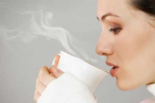4 tác dụng thần kỳ nếu bạn duy trì thói quen uống nước ấm vào buổi sáng