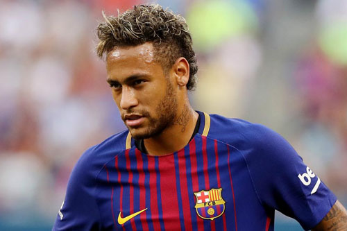 8. Neymar (Chuyển từ Santos sang Barca năm 2013, với giá 46,8 triệu bảng). 8. Neymar (Chuyển từ Santos sang Barca năm 2013, với giá 46,8 triệu bảng).