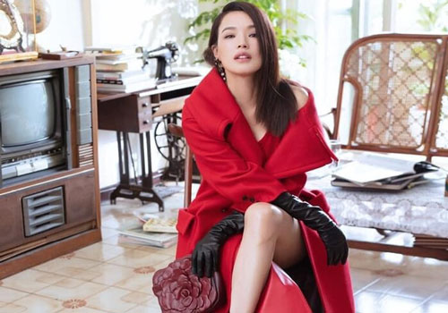 'Quả bom gợi cảm' Thư Kỳ tái xuất trong bộ đồ đỏ đẹp 'cạn lời'