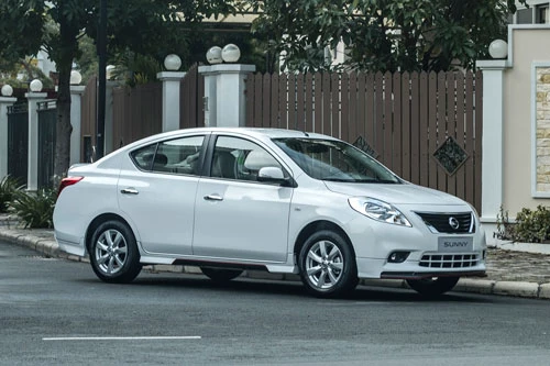 Nissan Sunny.