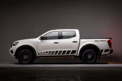 Nissan Navara Black Edition A-IVI.