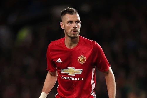 8. Morgan Schneiderlin (mua từ Southampton năm 2015, 25 triệu bảng).