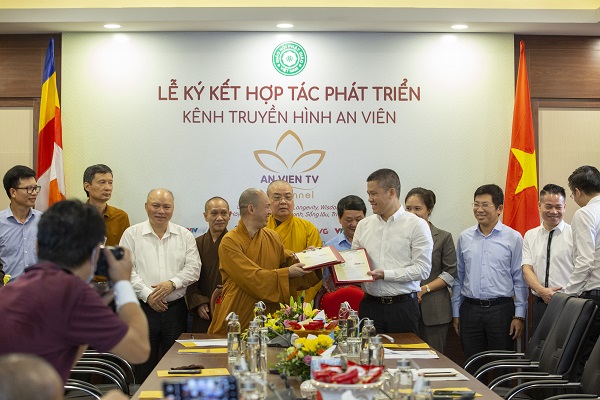 An Viên TV - B Channel phát sóng trên hệ thống truyền hình đa nền tảng 