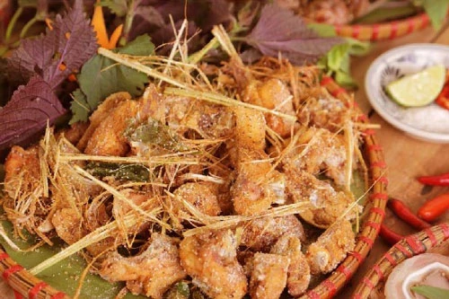 Cách nấu gà rang muối rất đơn giản, chỉ mất ít phút vào bếp là chị em có thể thực hiện được - Ảnh minh họa: Internet Cách nấu gà rang muối rất đơn giản, chỉ mất ít phút vào bếp là chị em có thể thực hiện được - Ảnh minh họa: Internet