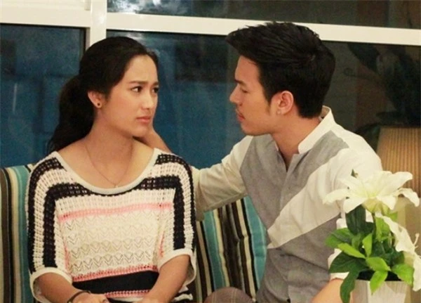 Cô vợ xinh đẹp và điệu đà bỗng mặc toàn đồ cũ, để mặt mộc đi làm khiến anh chồng khó hiểu vô cùng, đến khi biết nguyên do thì anh lập tức sợ Cô vợ xinh đẹp và điệu đà bỗng mặc toàn đồ cũ, để mặt mộc đi làm khiến anh chồng khó hiểu vô cùng, đến khi biết nguyên do thì anh lập tức sợ