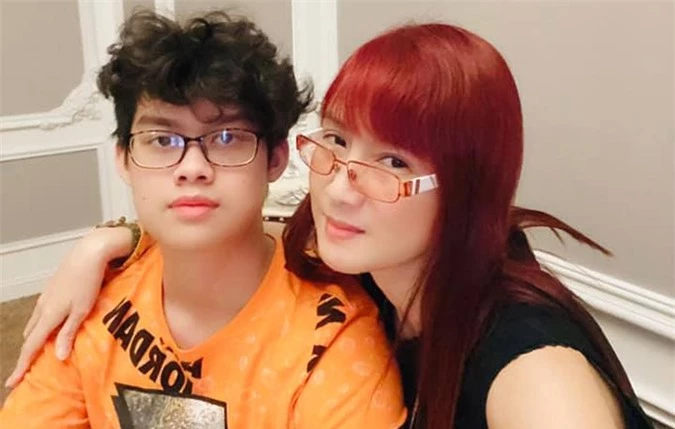 Hiền Mai dự định cho con trai du học nước ngoài khi Tony hoàn thành chương trình phổ thông tại Việt Nam vào năm 2022.