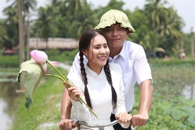 Một khoảnh khắc tình tứ của Hồ Bích Trâm và Lê Minh Thành trong phim.