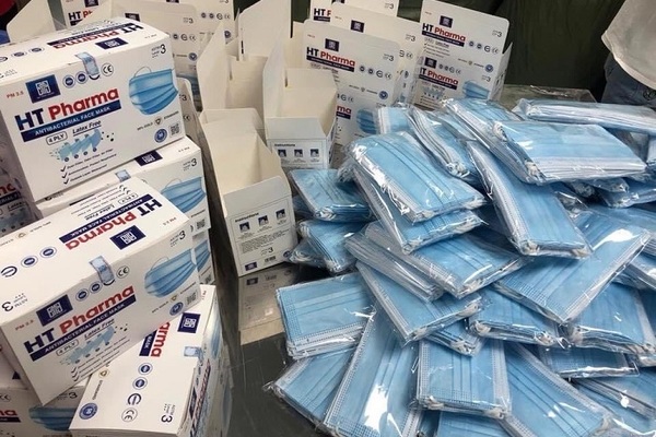 Vì sao giá khẩu trang lao dốc không phanh, dân buôn đua nhau bán cắt lỗ?
