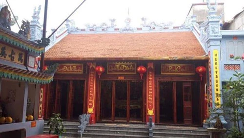Đền Cửa Bắc nằm trong tứ trấn xứ Lạng có nhiệm vụ trấn giữ, bảo vệ linh khí Thành cổ Lạng Sơn.