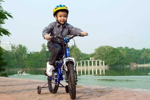 Muốn con lớn lên chân dài như siêu mẫu, mẹ cứ cho bé chơi 1 trong 6 môn thể thao dưới đây