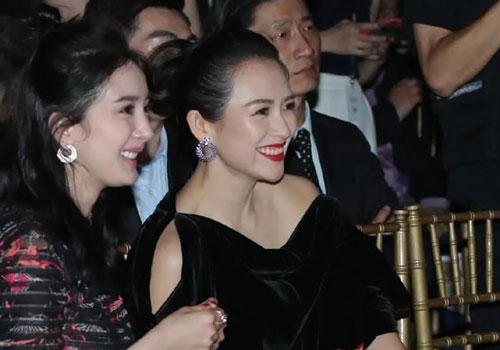 Đẳng cấp nhan sắc "chị đại" của Chương Tử Di, xinh đẹp như Dương Mịch nhưng khi đứng cạnh cũng bị đè bẹp