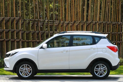 Sốc với mẫu SUV cỡ nhỏ, động cơ 1.6 lít, giá chỉ 179 triệu đồng