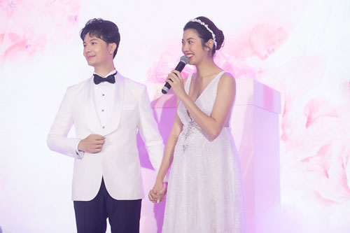 Thúy Vân thấy may vì kịp cưới trước khi dịch bùng phát