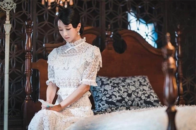 Diện đồ hiệu suốt từ đầu phim nhưng riêng lần này Seo Ye Ji bị chê “không phù hợp” - ảnh 1