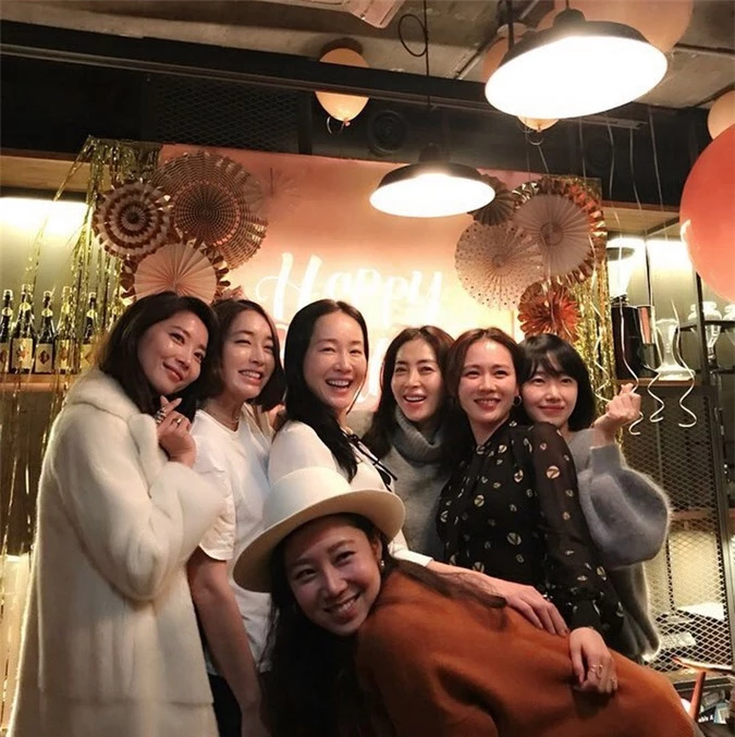 Những hội bạn thân sở hữu toàn gương mặt đình đám nhất nhì Kbiz: Son Ye Jin và Song Hye Kyo đều có được hội chị em toàn mỹ nhân - Ảnh 1.