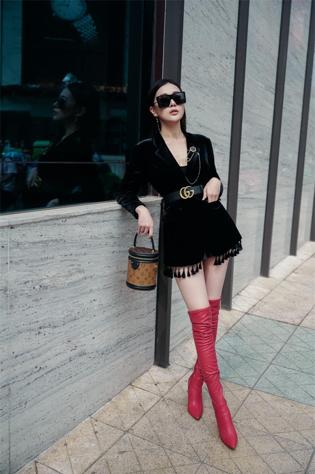 “Quỳnh búp bê Phương Oanh làm gì sau khi tuyên bố tạm dừng đóng phim? - Ảnh 1. “Quỳnh búp bê Phương Oanh làm gì sau khi tuyên bố tạm dừng đóng phim? - Ảnh 1.