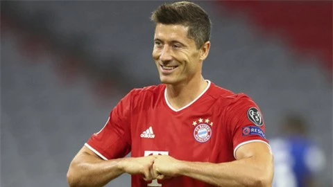 Sau màn 'tàn sát' Chelsea, Lewandowski nhăm nhe kỷ lục của Ronaldo