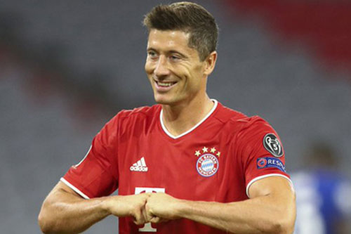 Sau màn 'tàn sát' Chelsea, Lewandowski áp sát kỷ lục của Ronaldo