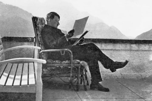 Giấc mơ làm họa sĩ của... Adolf Hitler